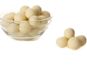 PALLINE AL CIOCCOLATO BIANCO E NOCCIOLE